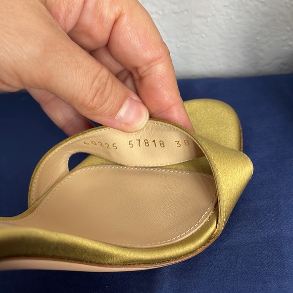 GIANVITO ROSSI gold satin heels 38 - Picture 7 of 11